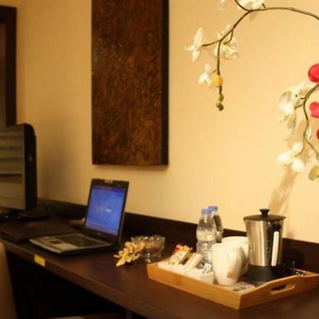 Grand Hotel Beirut Bagian luar foto