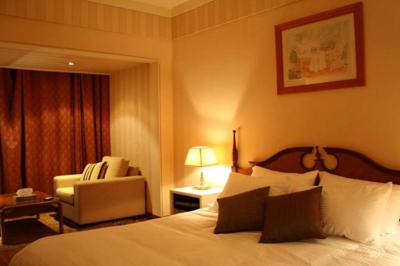 Grand Hotel Beirut Bagian luar foto
