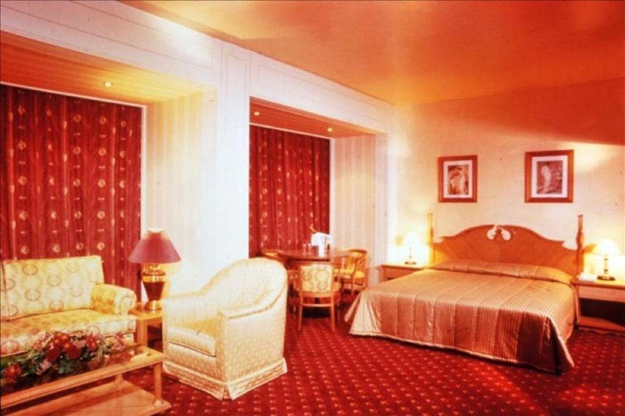 Grand Hotel Beirut Bagian luar foto
