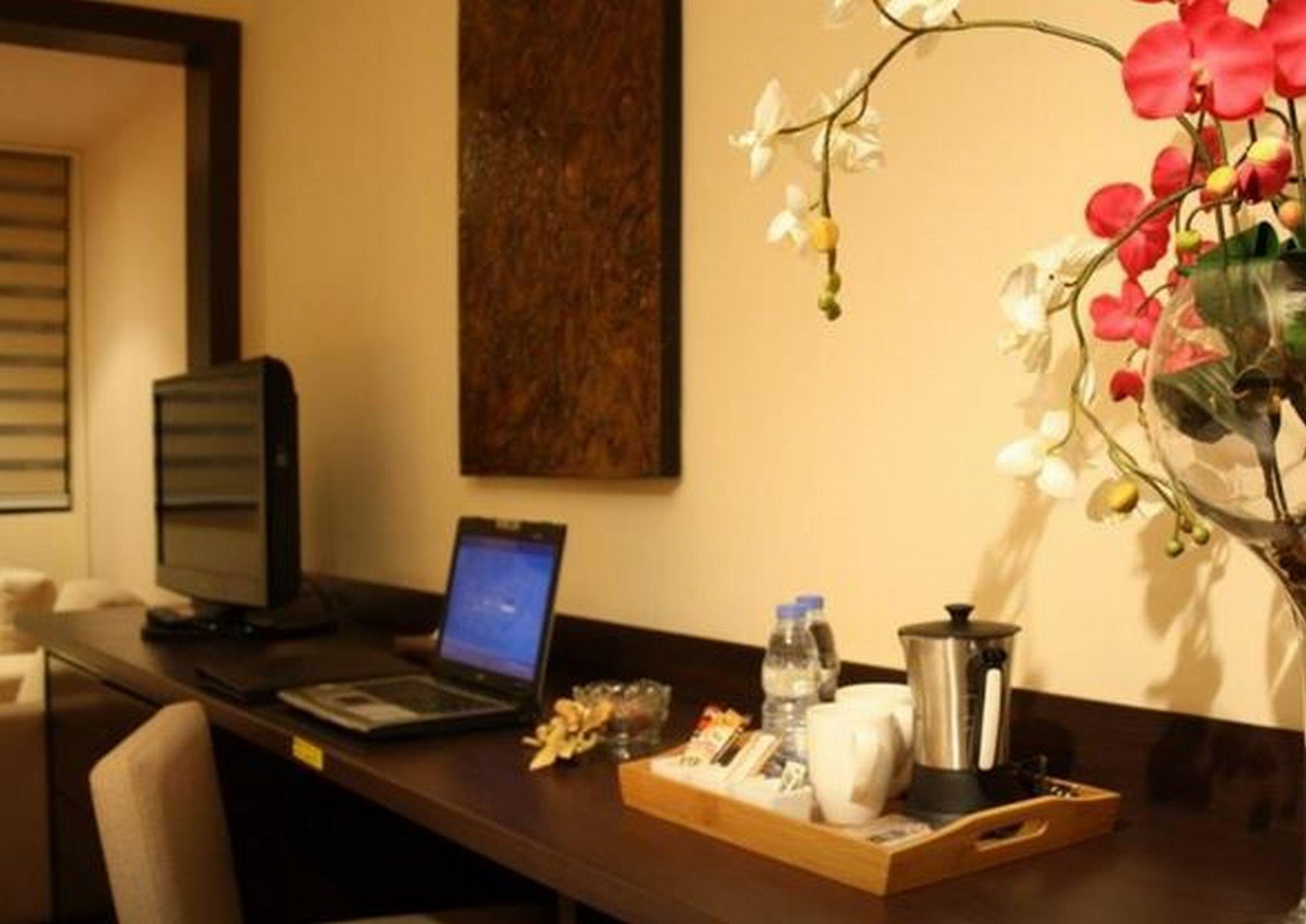 Grand Hotel Beirut Bagian luar foto