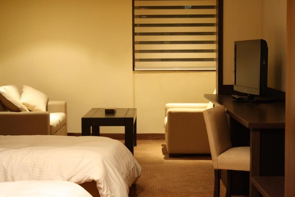 Grand Hotel Beirut Bagian luar foto