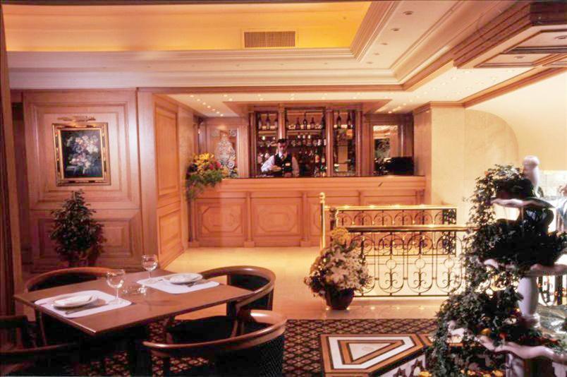 Grand Hotel Beirut Bagian luar foto