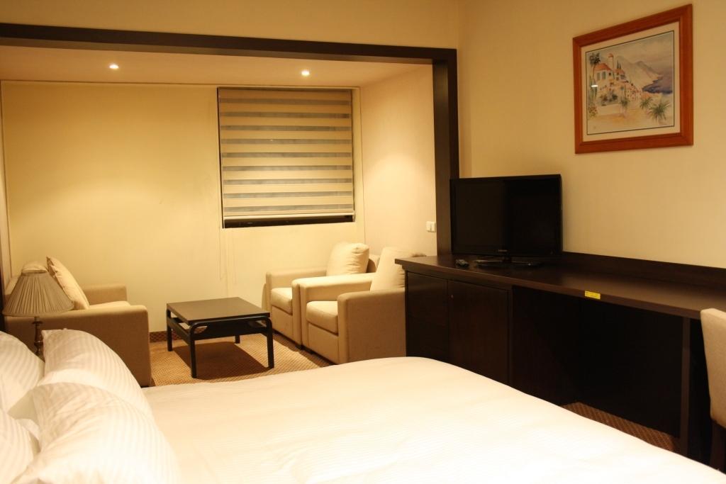 Grand Hotel Beirut Bagian luar foto