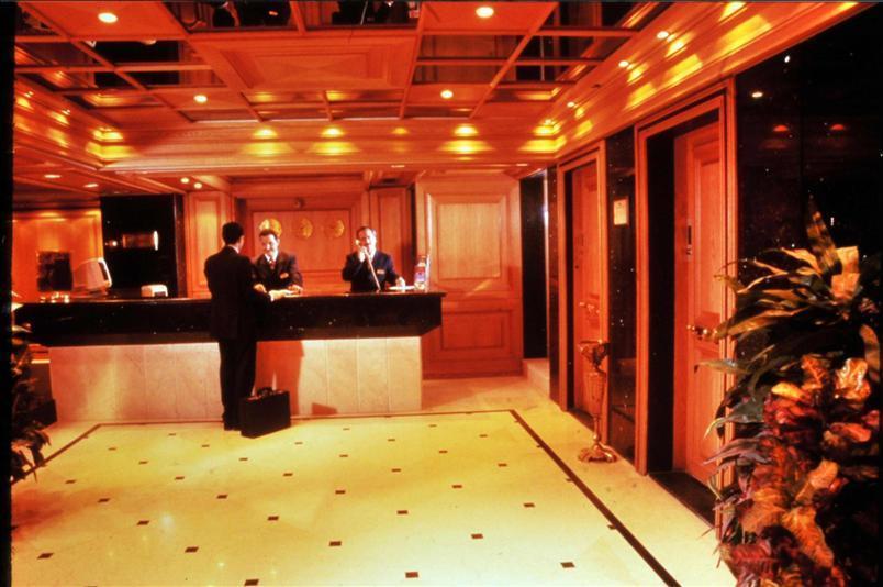 Grand Hotel Beirut Bagian luar foto