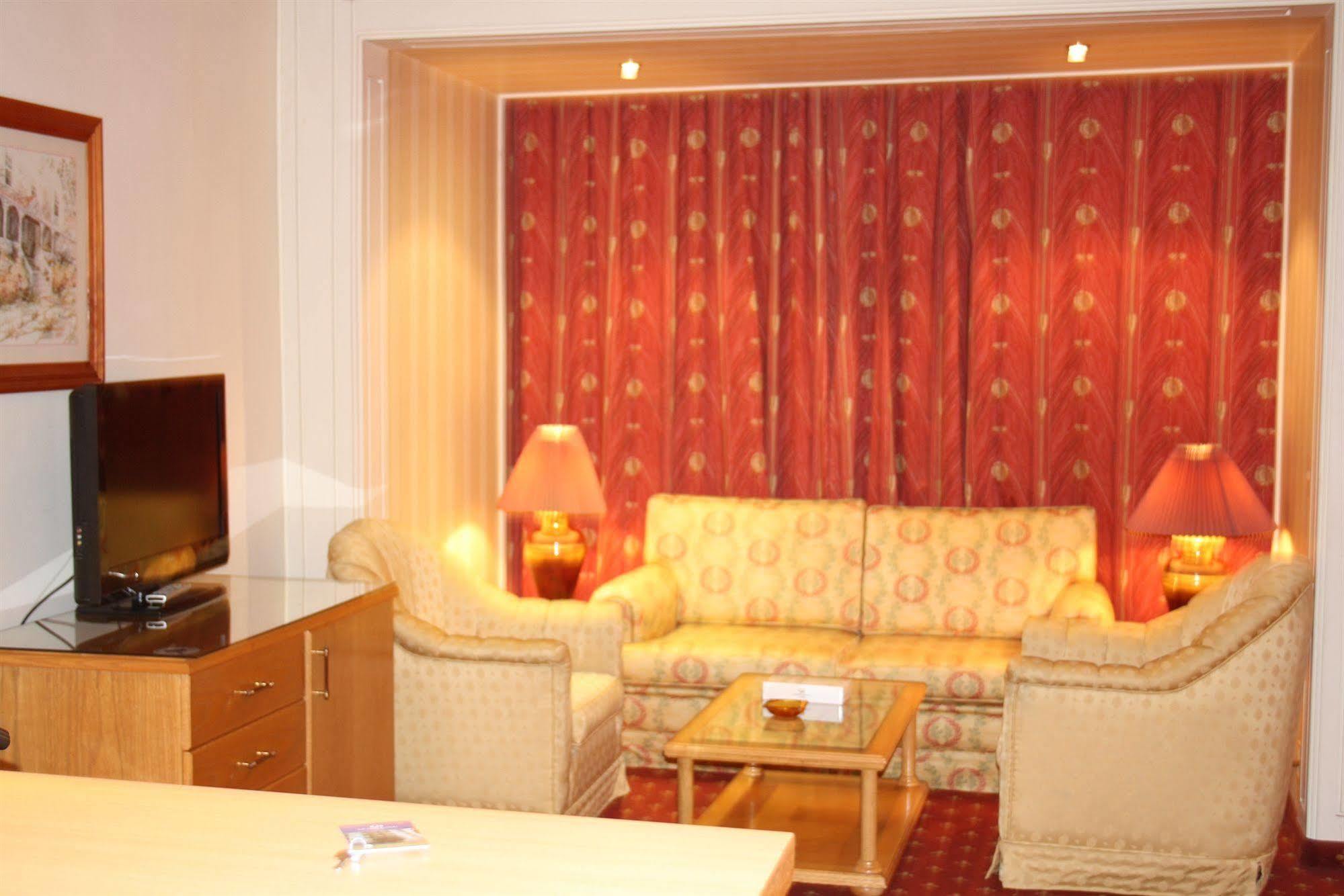 Grand Hotel Beirut Bagian luar foto