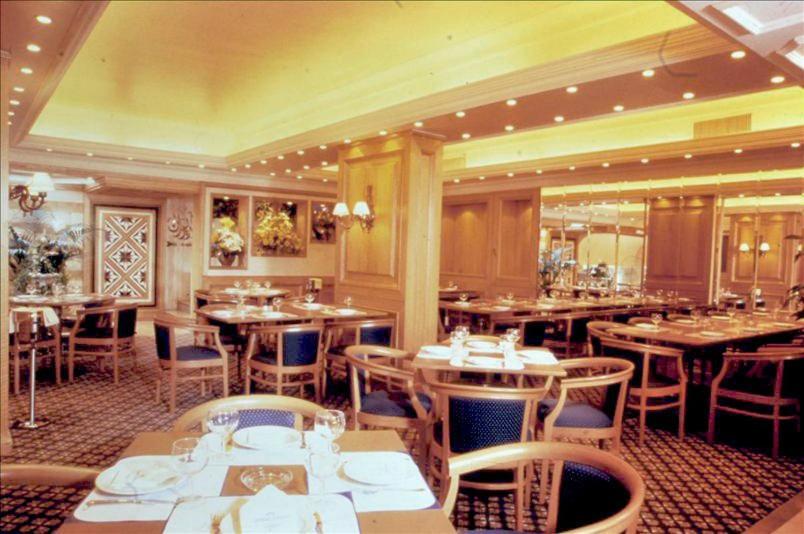 Grand Hotel Beirut Bagian luar foto