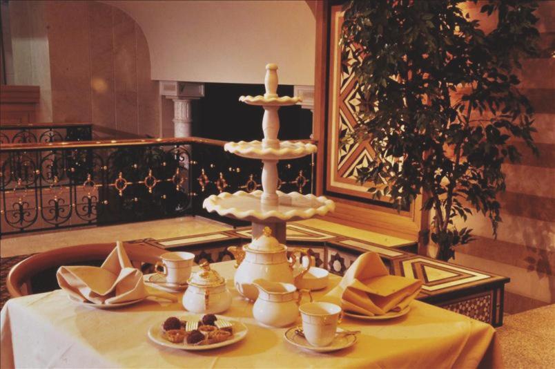 Grand Hotel Beirut Bagian luar foto